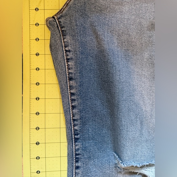 LEVIS Ribcage Bell - Picture 7 of 8